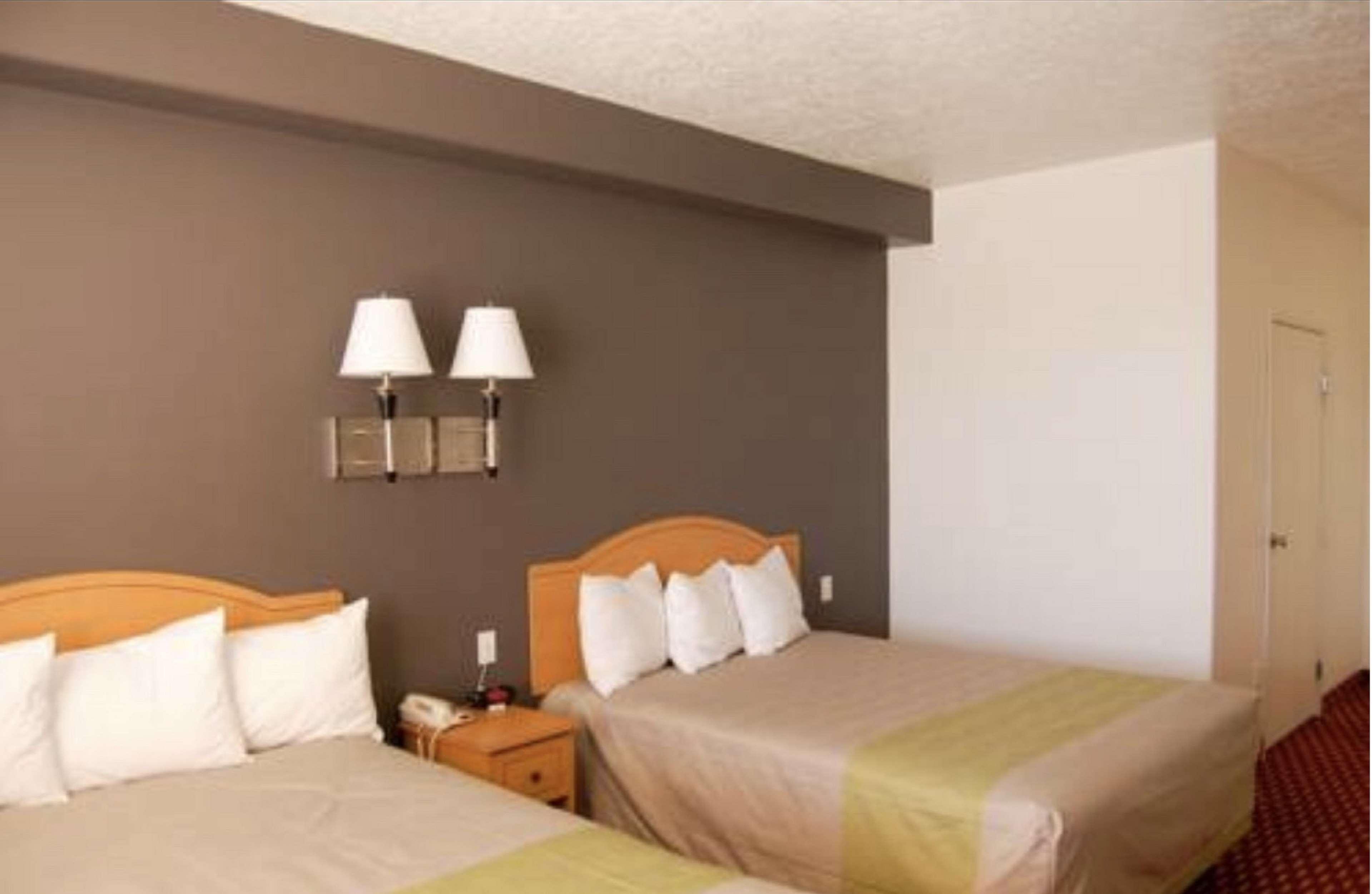 Executive Inn & Suites Extended Stay - ורנל מראה חיצוני תמונה