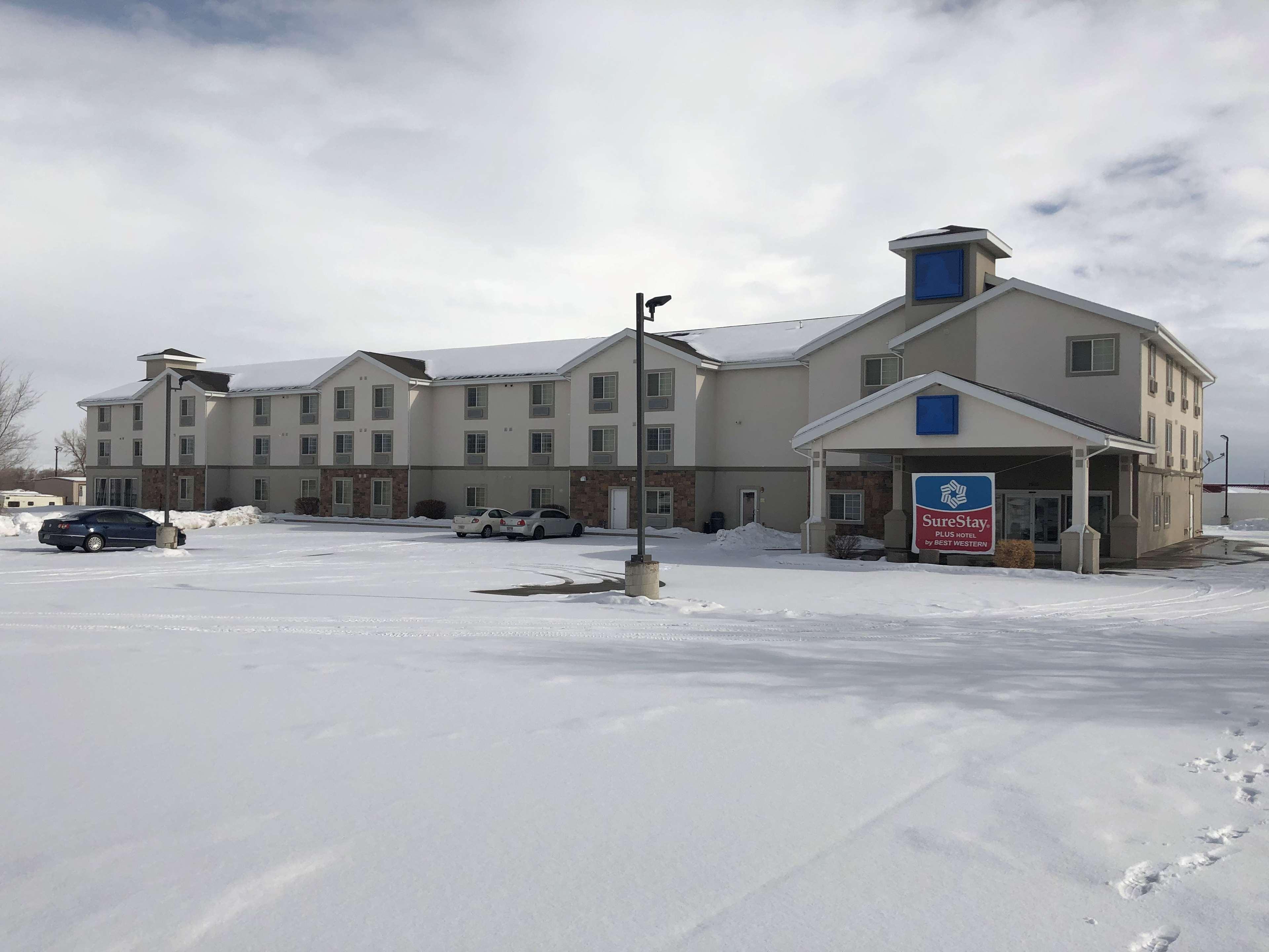 Executive Inn & Suites Extended Stay - ורנל מראה חיצוני תמונה