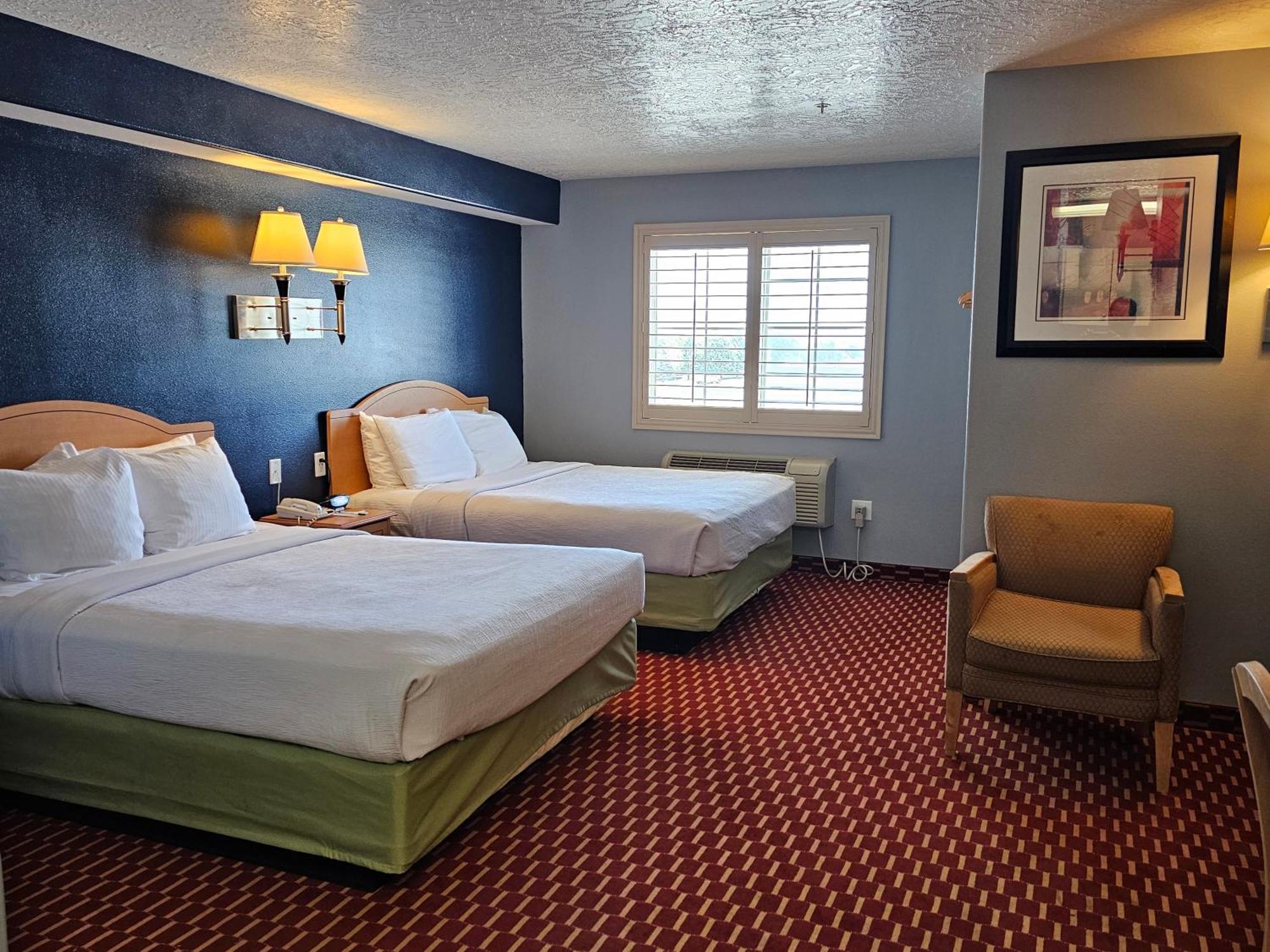 Executive Inn & Suites Extended Stay - ורנל מראה חיצוני תמונה