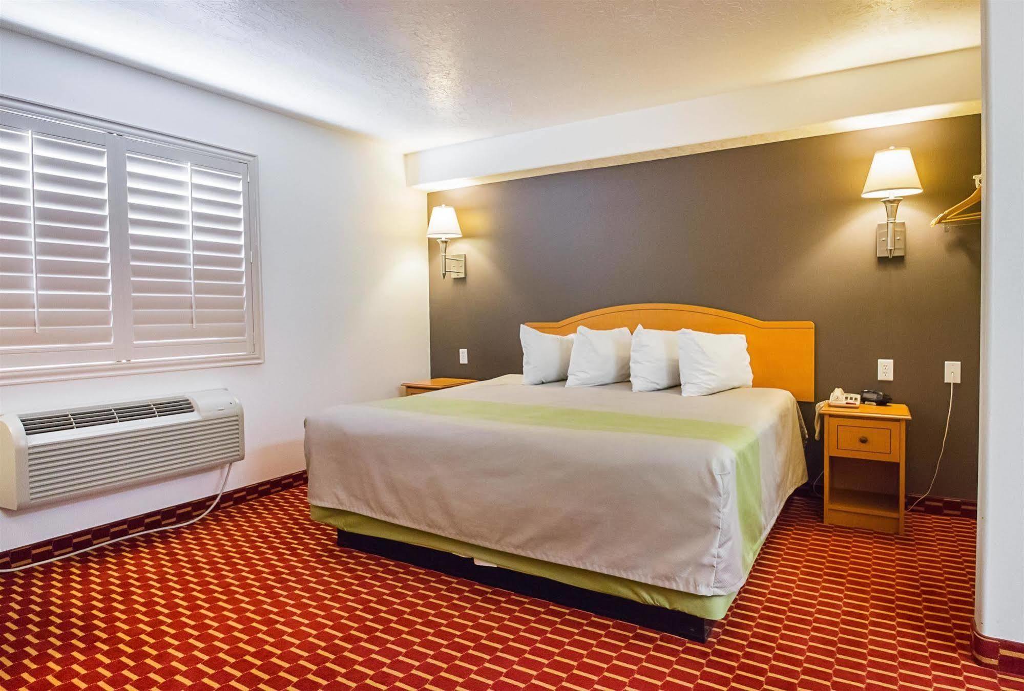 Executive Inn & Suites Extended Stay - ורנל חדר תמונה